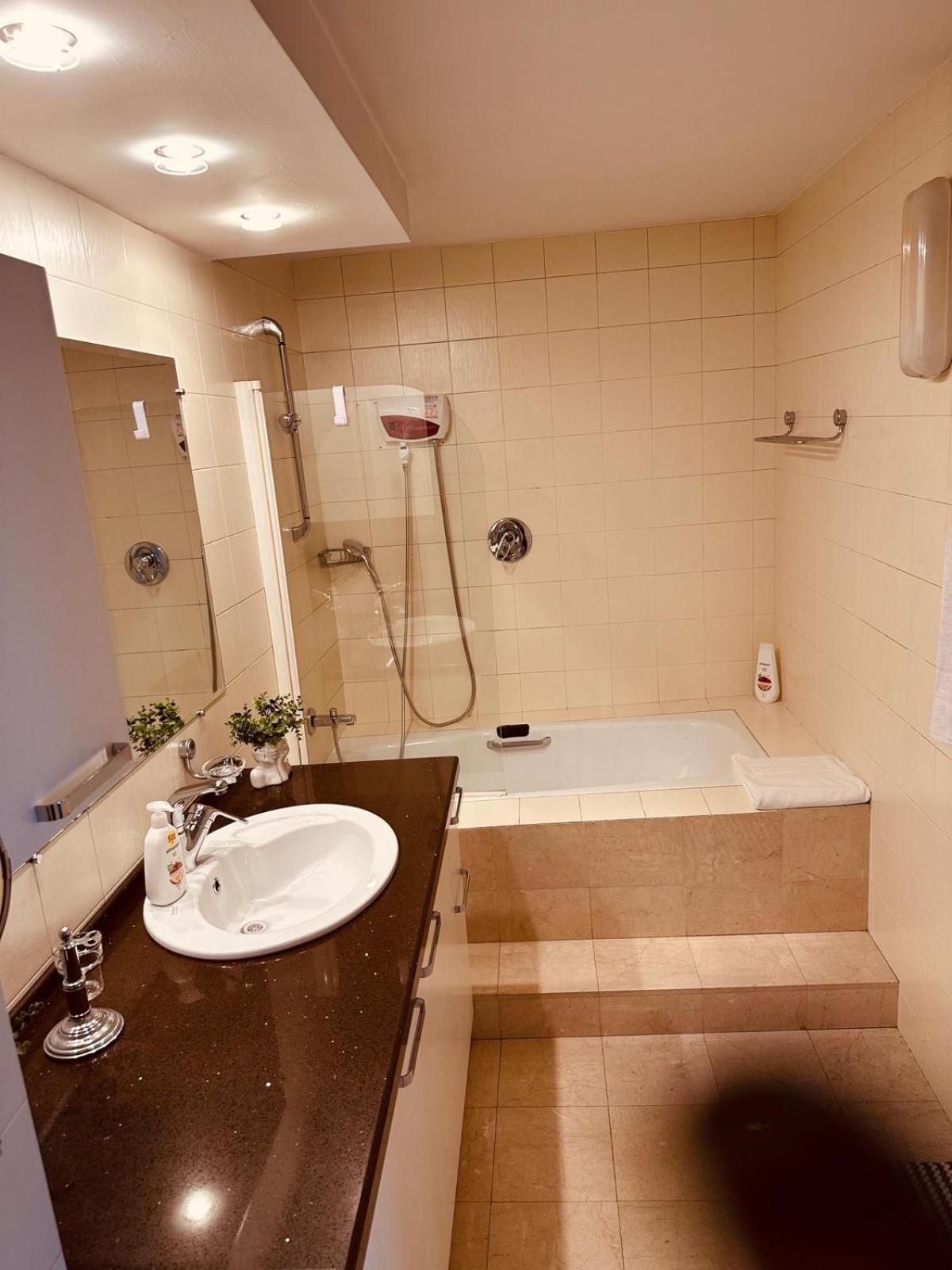 Top Home Residence Unirii Center Бухарест Екстер'єр фото